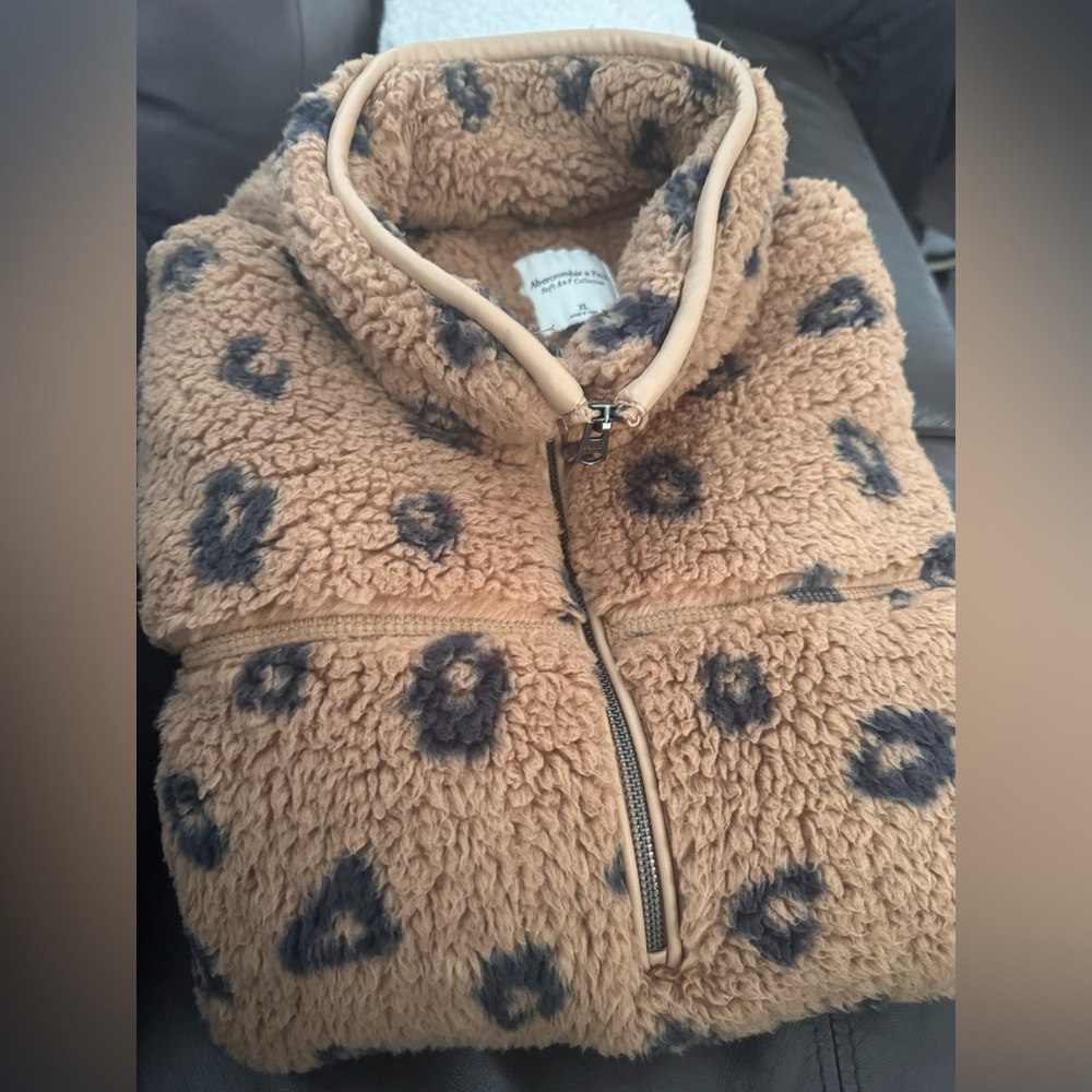 Abercrombie & Fitch Tan and Black Fleece Jacket